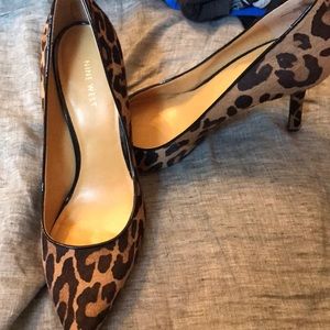 Calf hair pumps